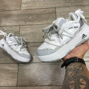 Adidas New Shita gris y blanco