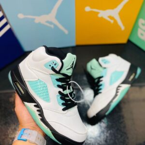 Nike Jordan verde,blanco y negro